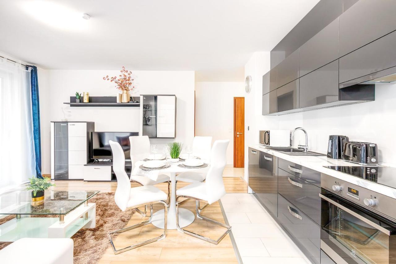 Modern Apartment With Free Garage And Balcony In The Downtown Budapest Exterior foto